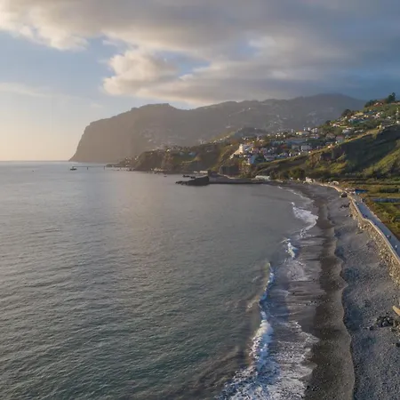 Flowers Island House 8 Infinity Funchal (Madeira)