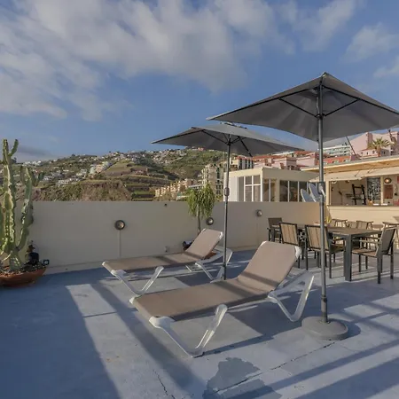 Flowers Island House 8 Infinity * Funchal (Madeira)