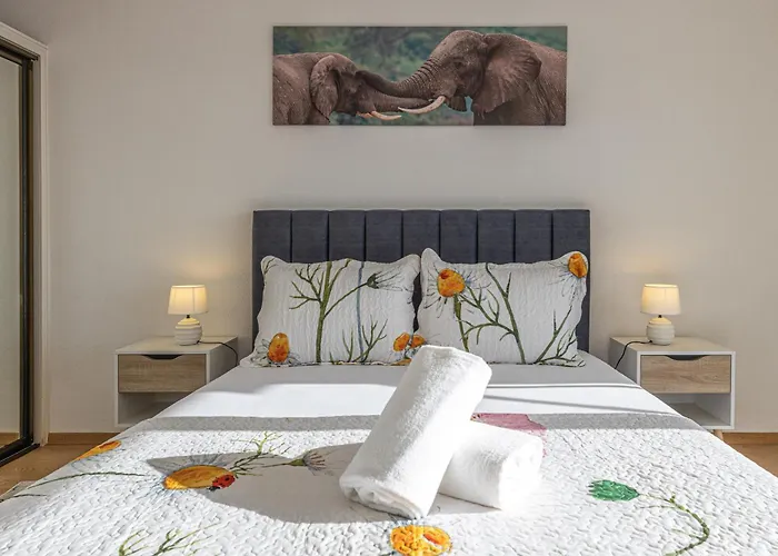 Flowers Island House 8 Infinity