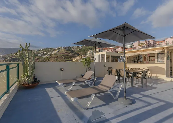 Flowers Island House 8 Infinity * 丰沙尔