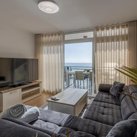 Flowers Island House 8 Infinity *