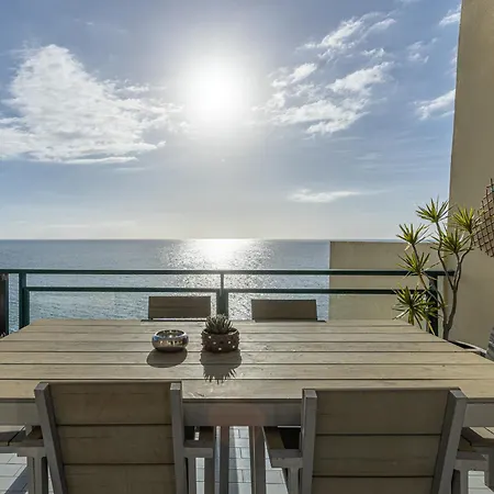 Flowers Island House 8 Infinity Apartment