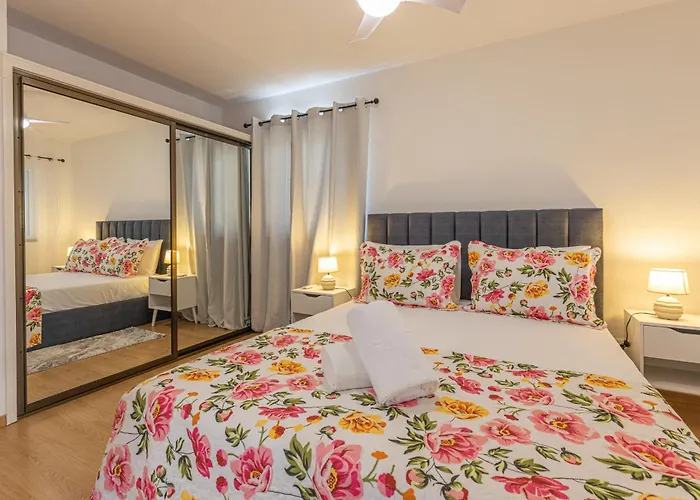 Апартаменты Flowers Island House 8 Infinity *
