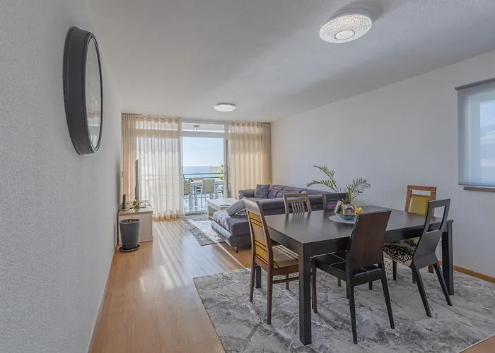 아파트 Flowers Island House 8 Infinity 푼샬