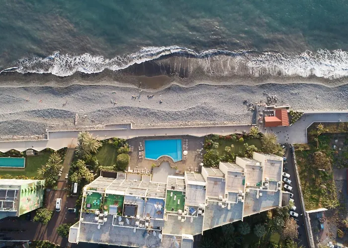 Flowers Island House 8 Infinity