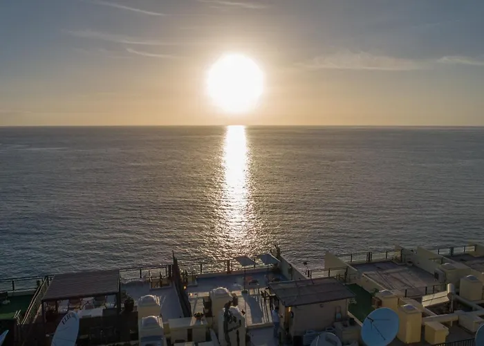 아파트 Flowers Island House 8 Infinity 푼샬